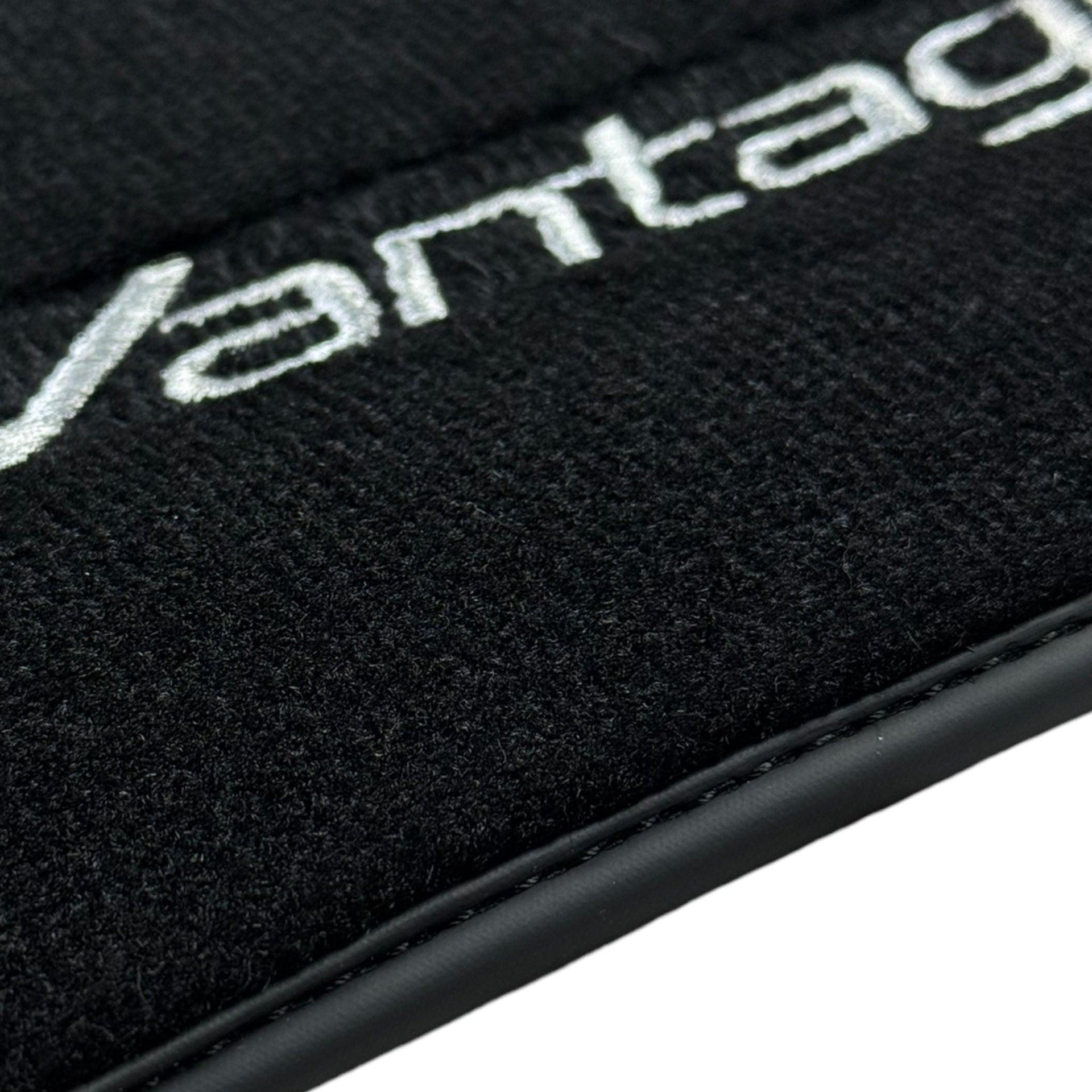 Black Floor Mats for Aston Martin V8 Vantage (2005–2023) - AutoWin