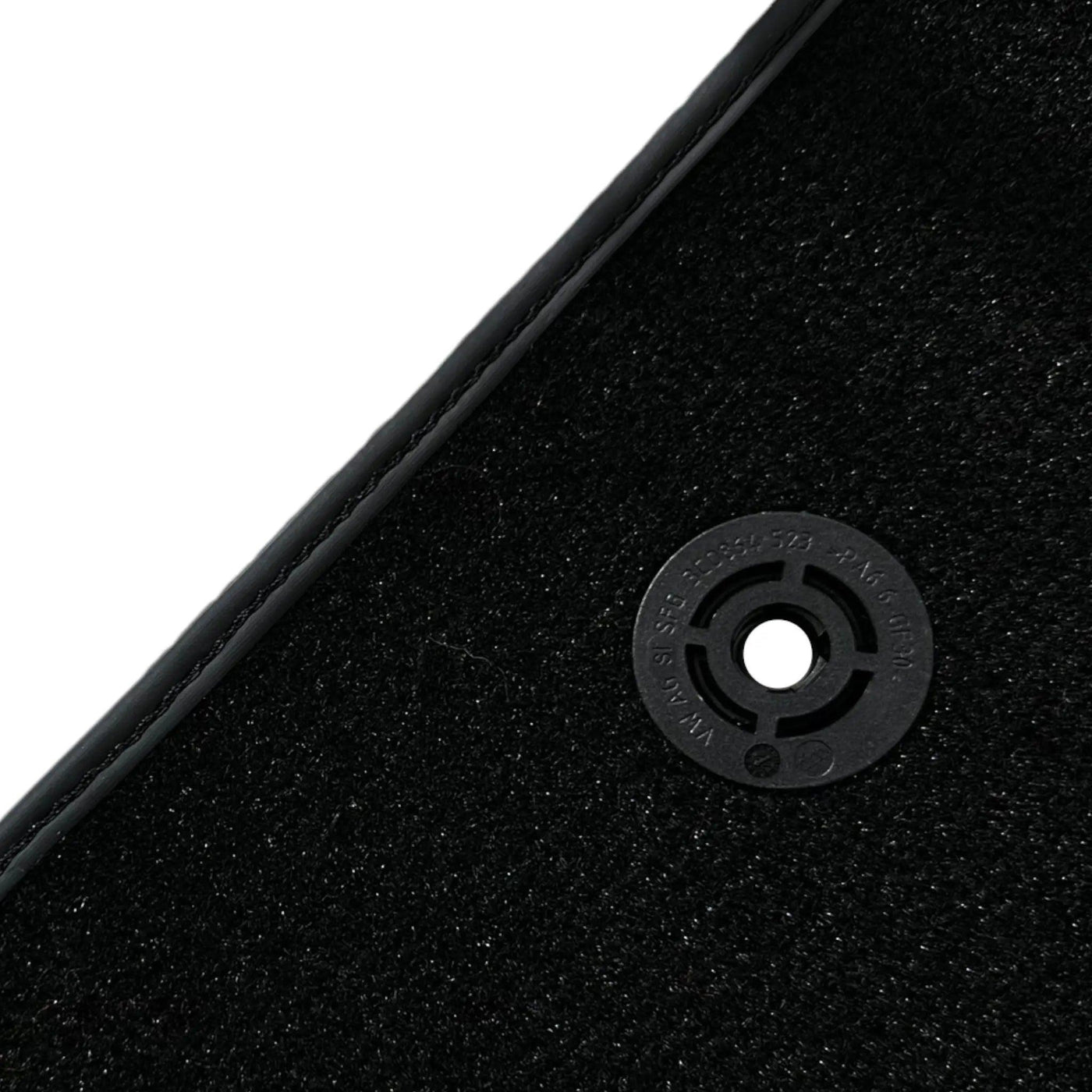 Black Floor Mats for Infiniti Q30 (2015-2020) - AutoWin