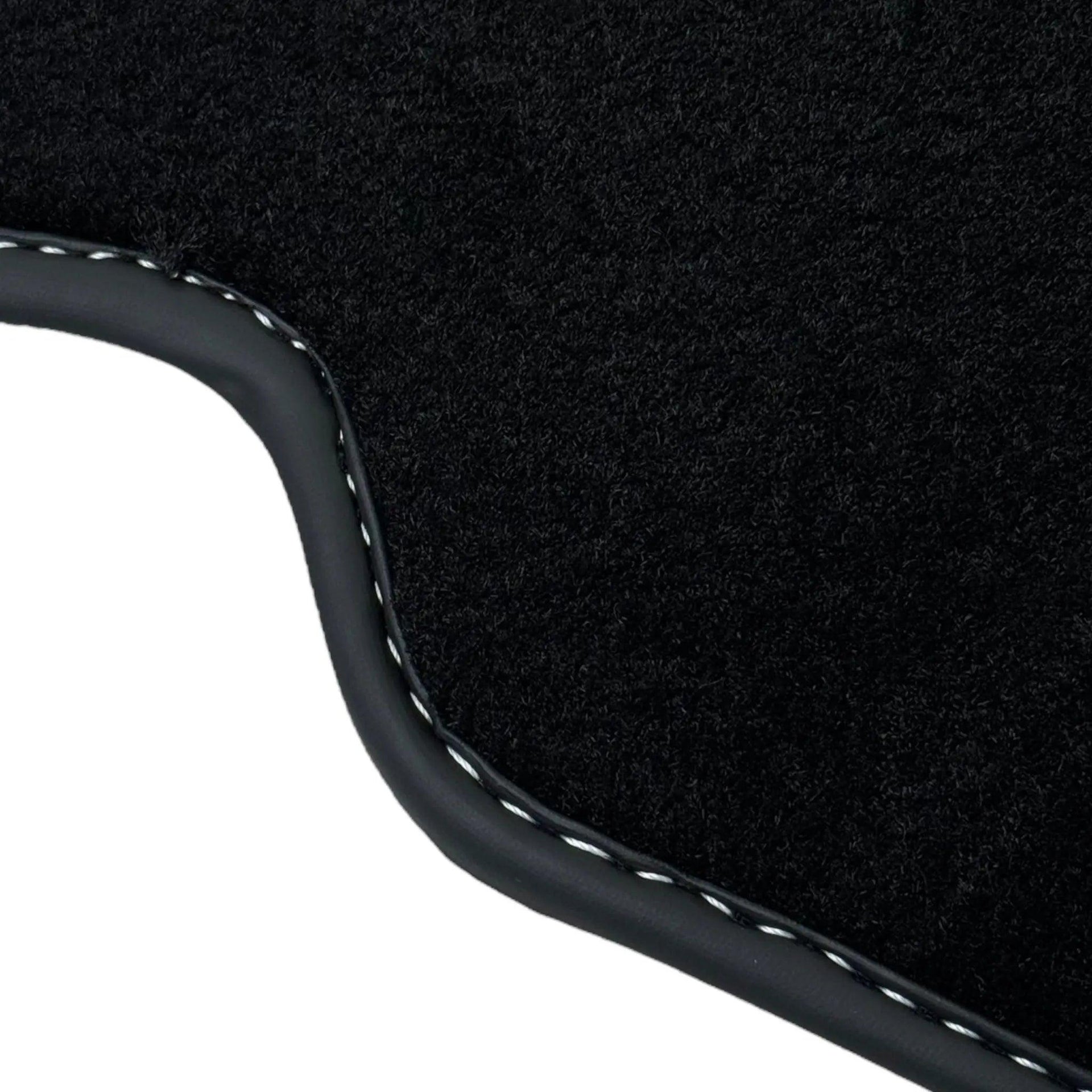 Black Floor Mats for Isuzu Jimny (2018-2024) - AutoWin