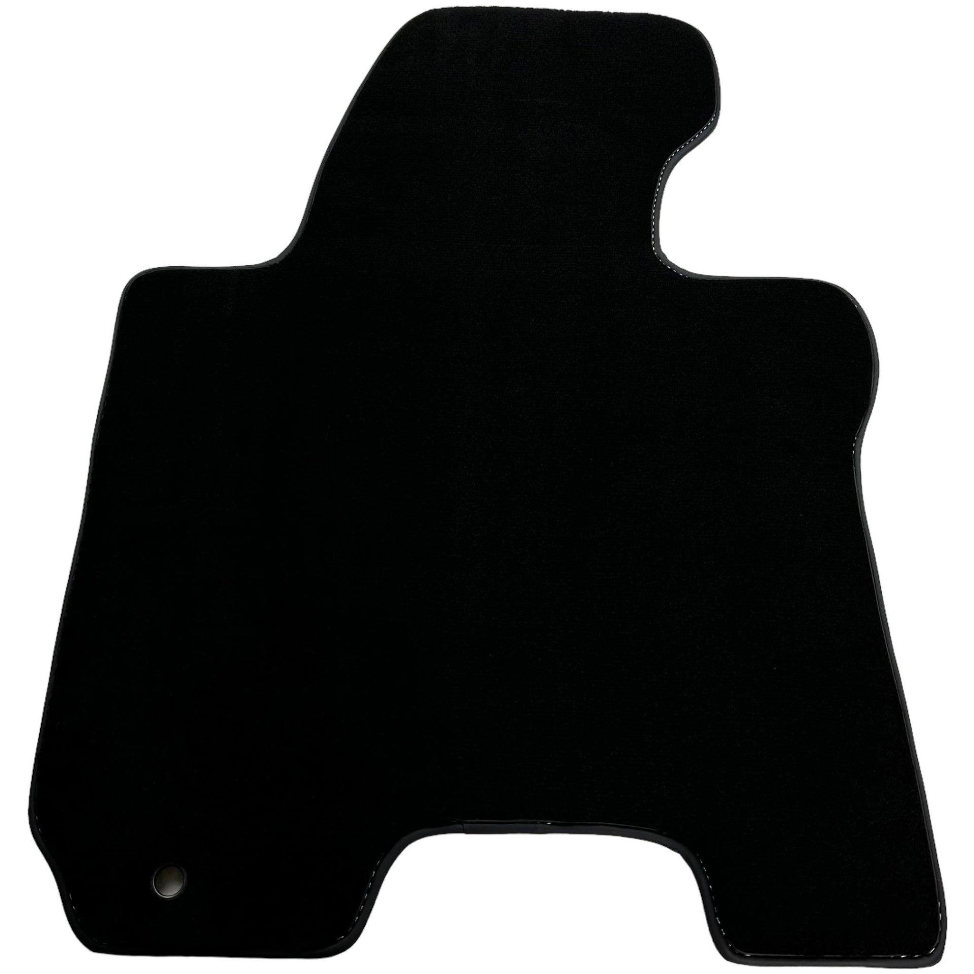 Black Floor Mats For Kia Sportage (2004-2010) - AutoWin