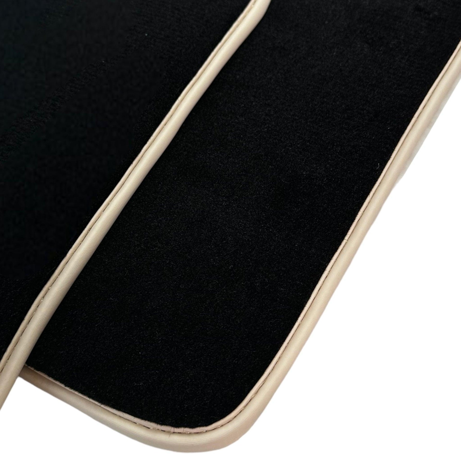 Black Floor Mats for Kia Sportage (2010-2016) ER56 Design - AutoWin