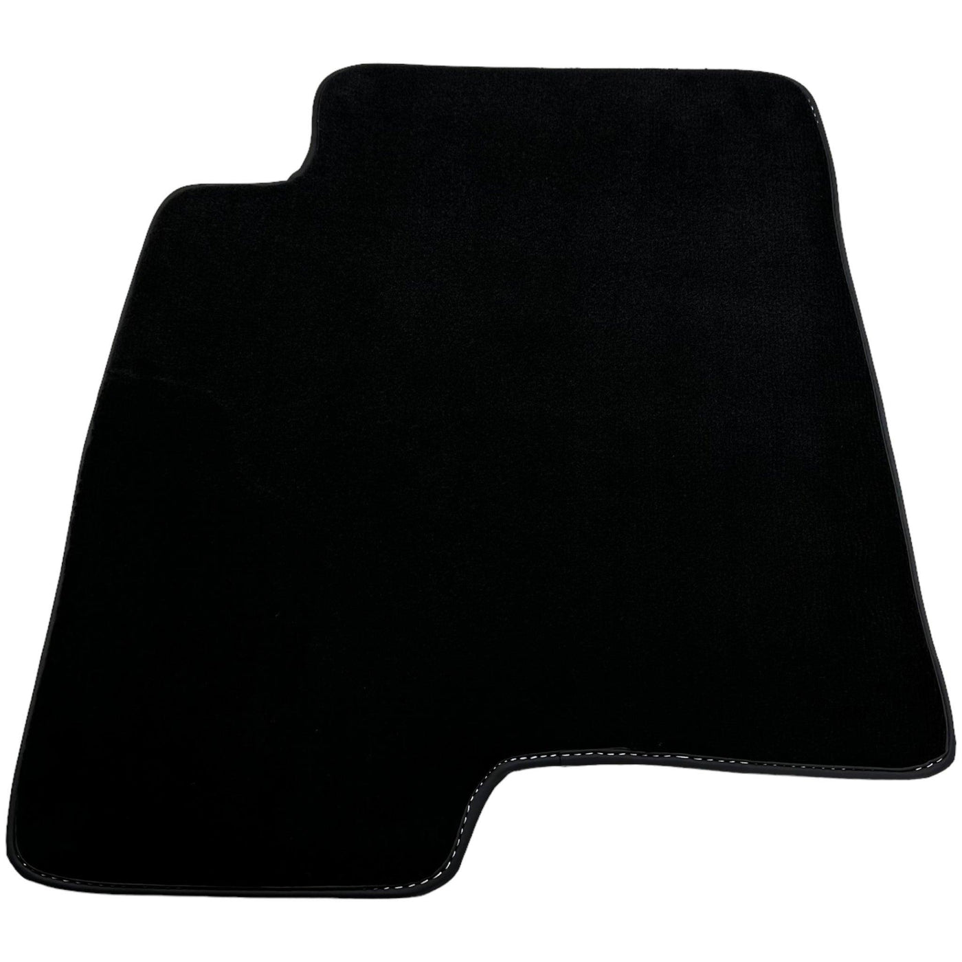 Black Floor Mats For Mitsubishi Pajero III (2000-2004) - AutoWin