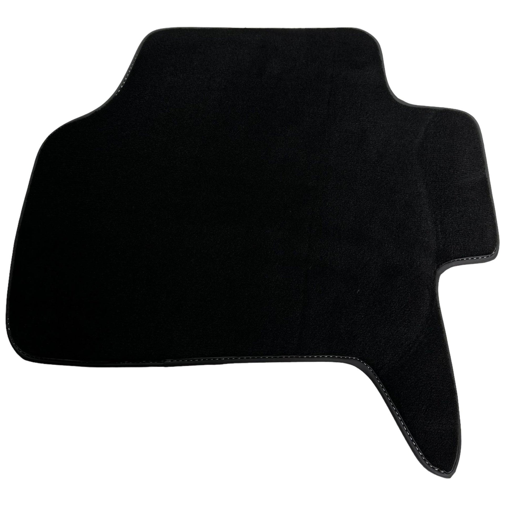Black Floor Mats For Mitsubishi Pajero Sport (2009-2015) - AutoWin