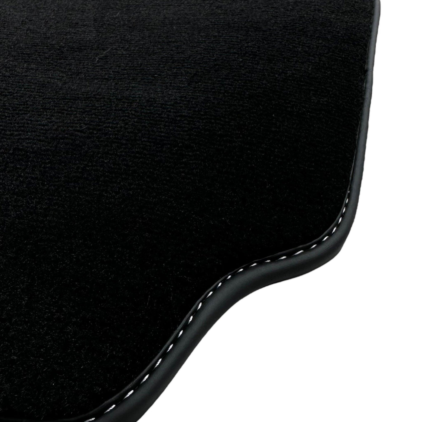 Black Floor Mats For Nissan Patrol (1997-2006) - AutoWin