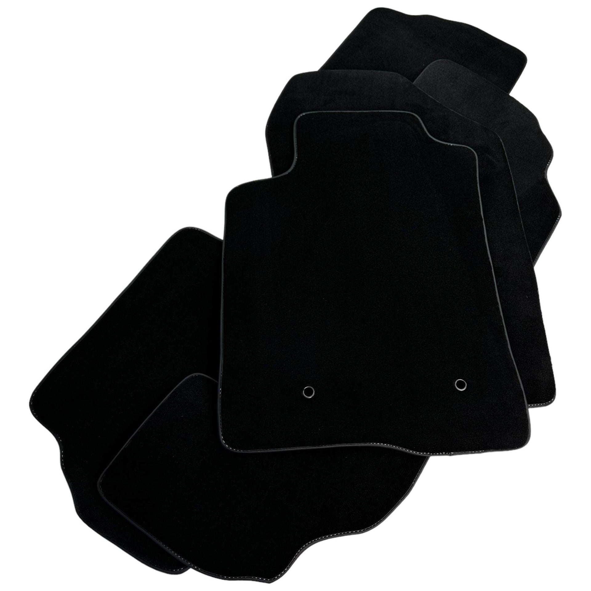 Black Floor Mats For Toyota Corolla Verso (2004-2009) - AutoWin