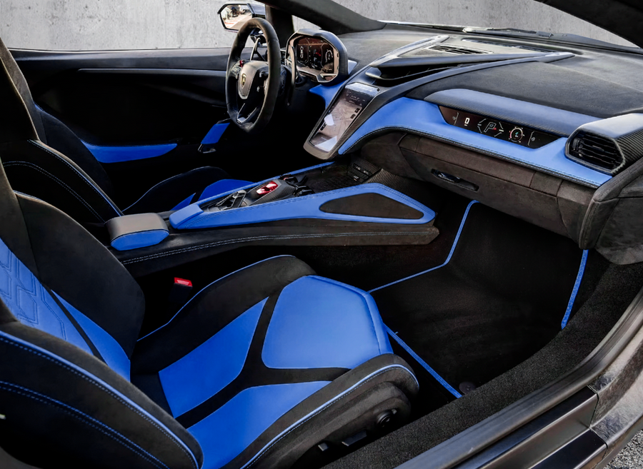 Dostosowywane Czarne Dywaniki samochodowe dla Lamborghini Urus z Alcantarą i ciemnoniebieskim akcentem