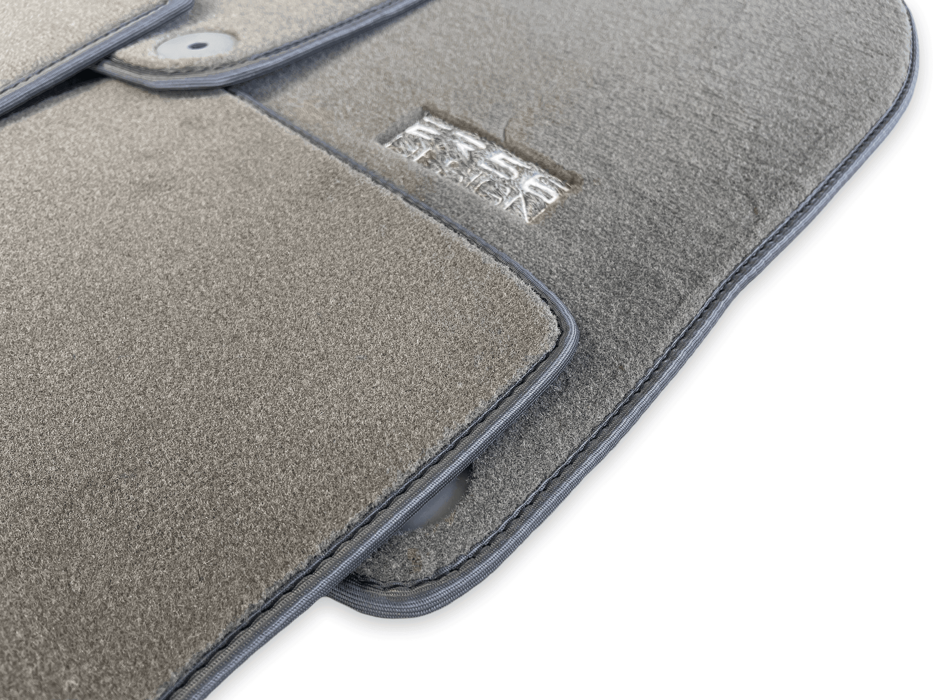 Gray Floor Mats for Porsche Cayenne (2018-2023) | ER56 Design - AutoWin