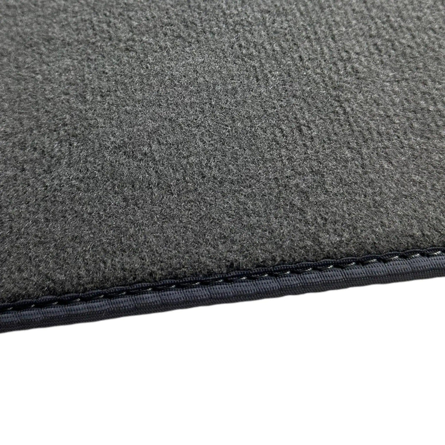 Grey Floor Mats For Hummer H3 (2005-2010) - AutoWin