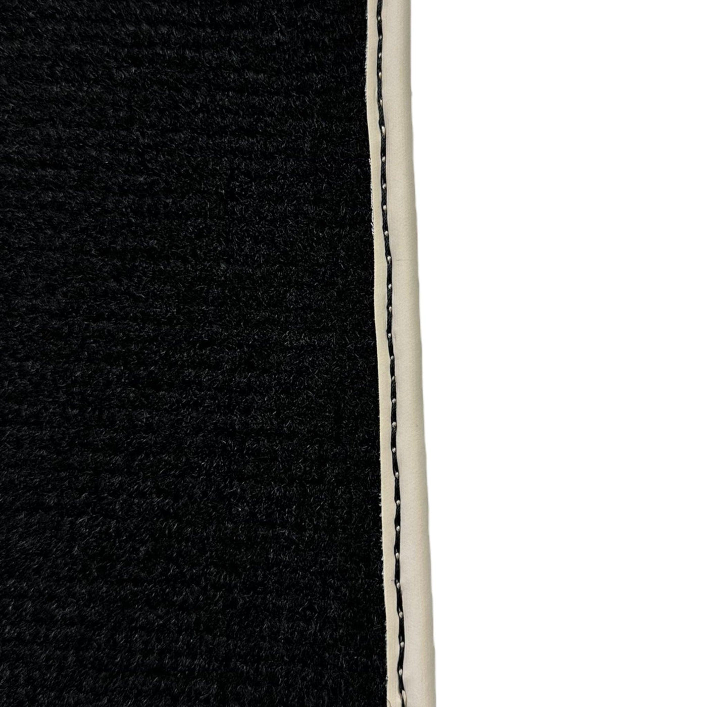 Black Floor Mats For Mitsubishi Pajero III (2000-2004) - AutoWin