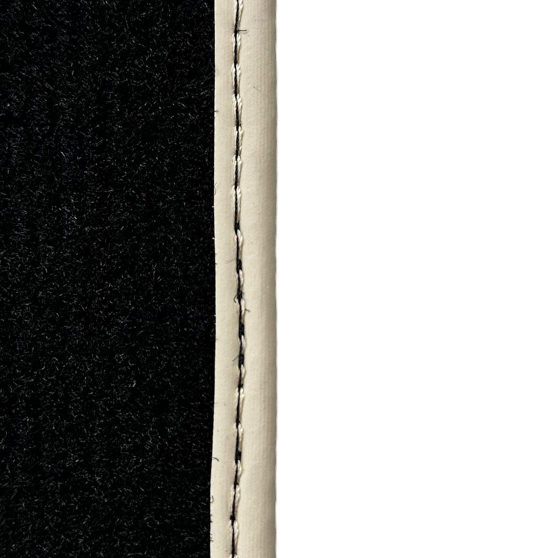 Black Floor Mats For Mercedes Benz C-Class W203 (2000-2007) - AutoWin