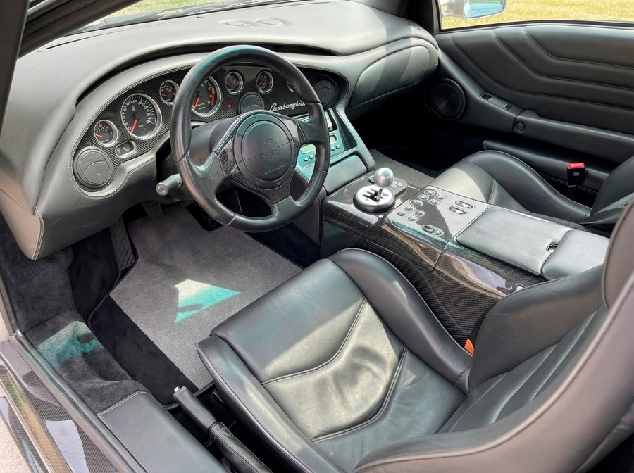 Dywaniki samochodowe na wymiar szare do Lamborghini Diablo 1990-2001 z Alcantary