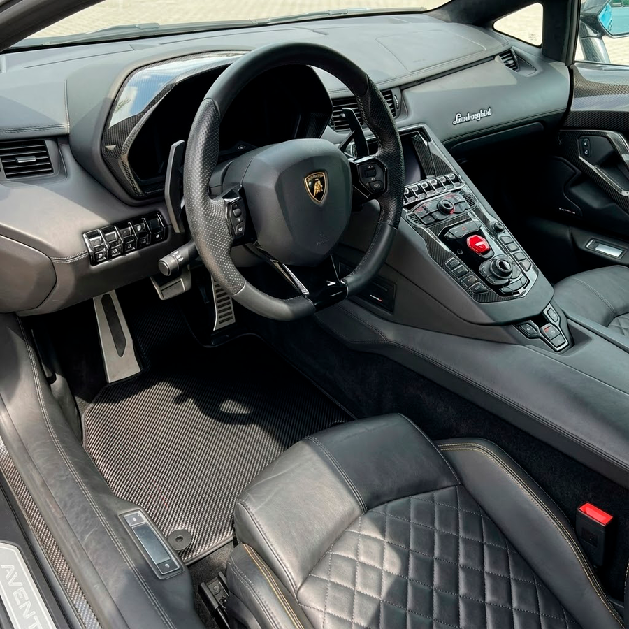 Dywaniki samochodowe na wymiar z włóknem węglowym dla Lamborghini Aventador