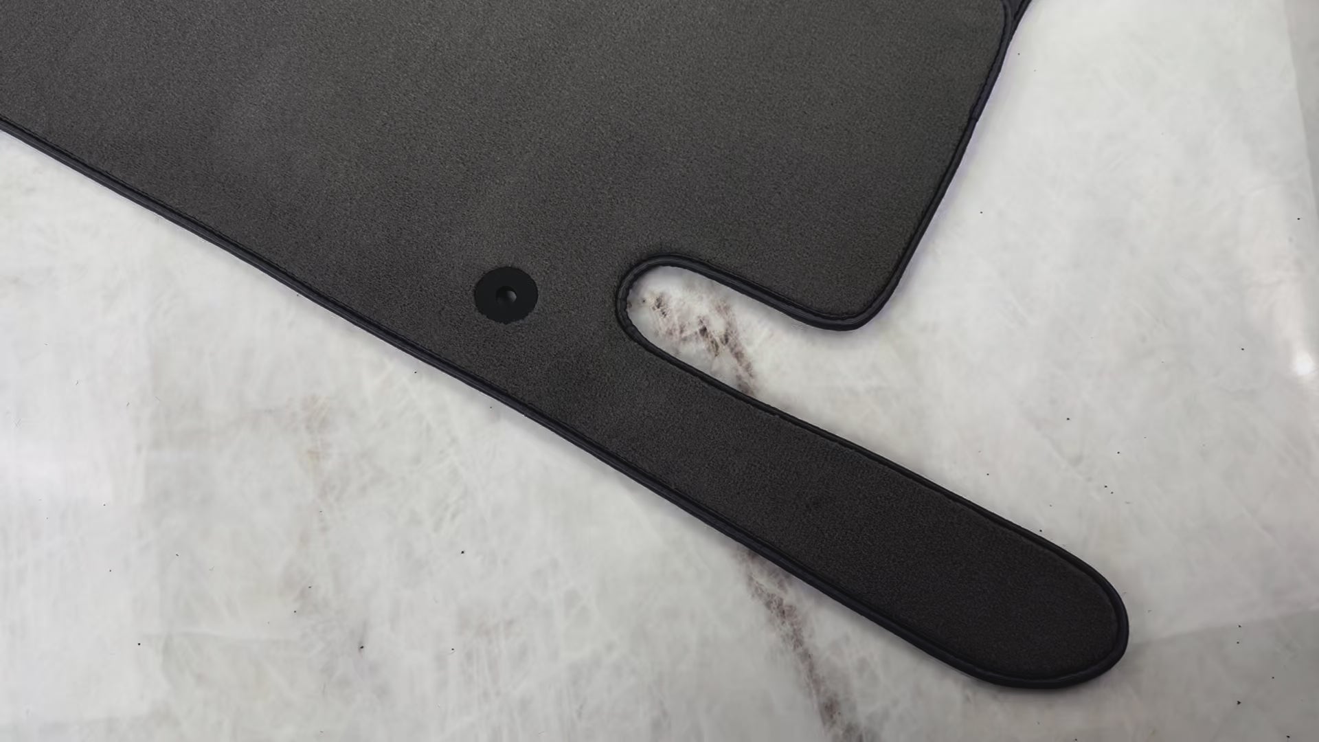 Szare dywaniki samochodowe do Chevrolet Corvette C5 (1997-2004) - AutoWin