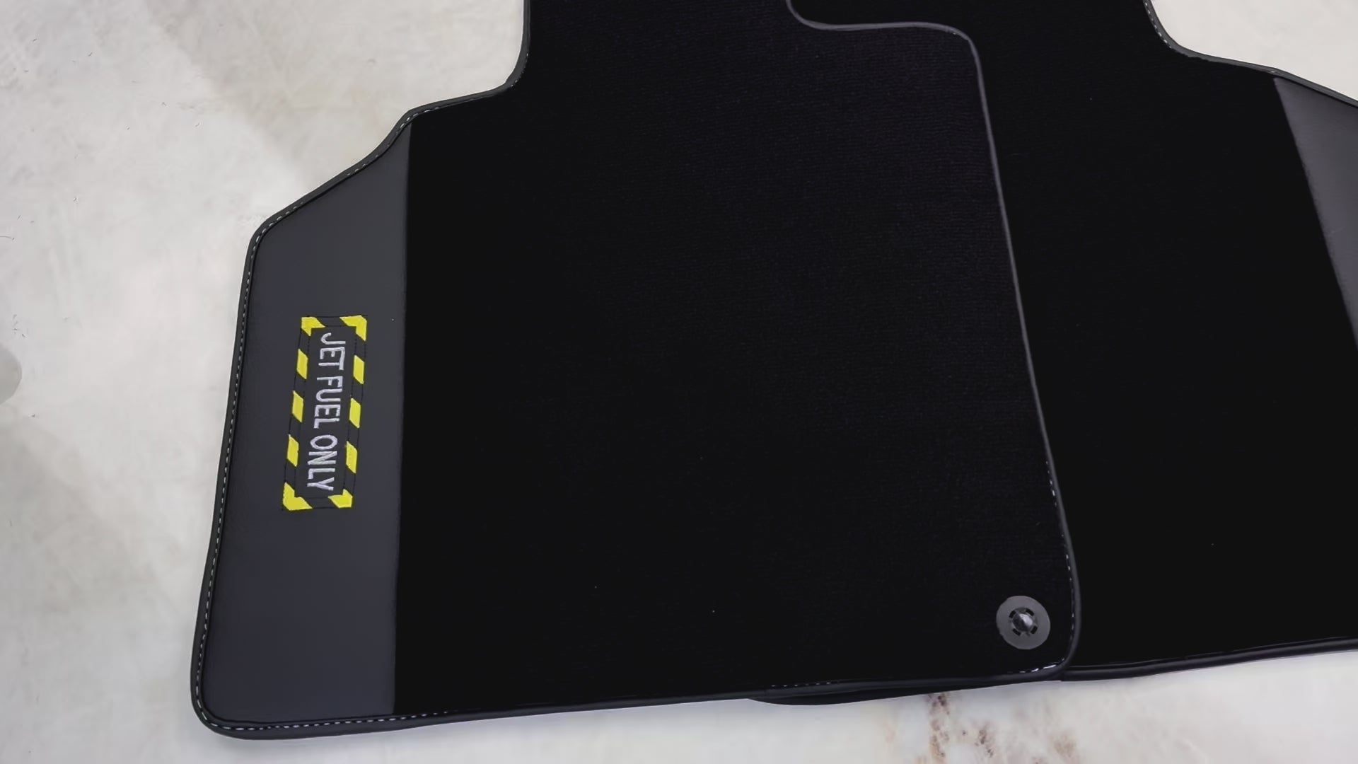 Czarne Dywaniki Samochodowe ze Skórą do Lamborghini Gallardo (2004-2014) - Edycja Myśliwca - AutoWin.EU