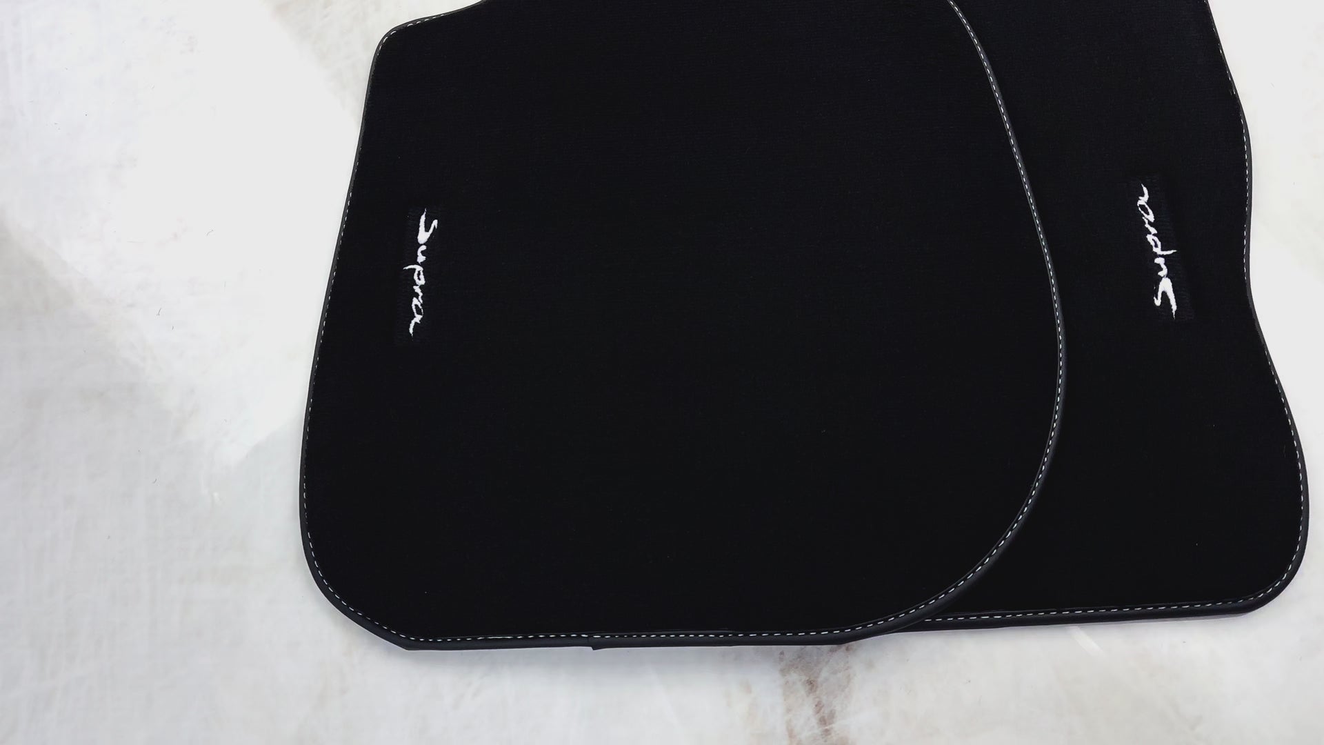 Czarne Dywaniki Samochodowe do Toyoty GR Supra A90 (2019-2023) - AutoWin