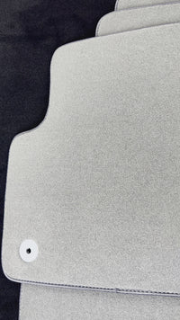 Szare dywaniki samochodowe do Bentley Bentayga (2015-2023)