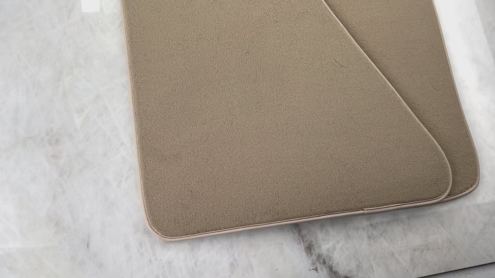 Beżowe dywaniki samochodowe do Chevrolet Corvette C4 (1984-1996) - AutoWin