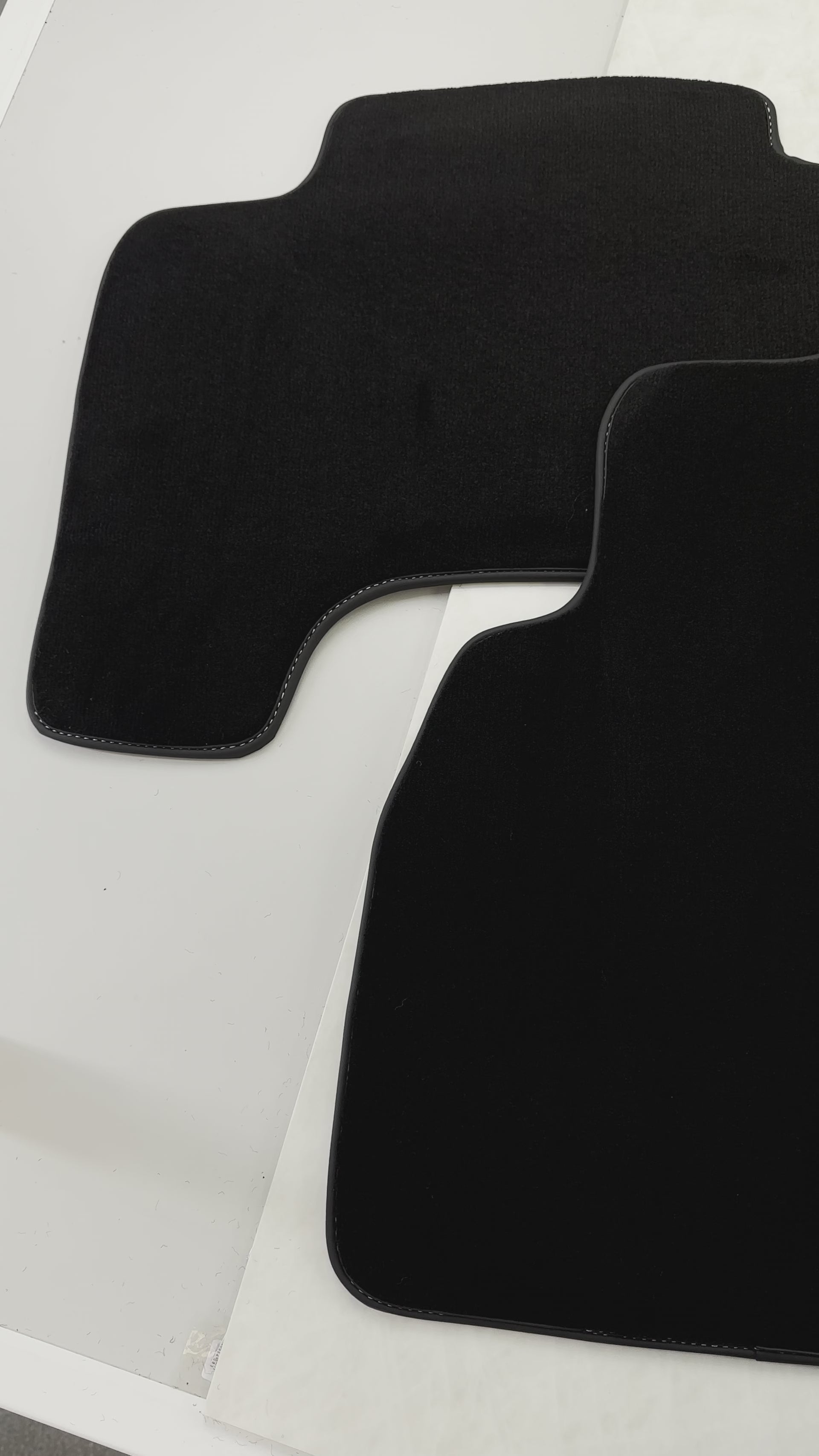 Black Floor Mats For Toyota Land Cruiser 80 (1985-1997) - AutoWin