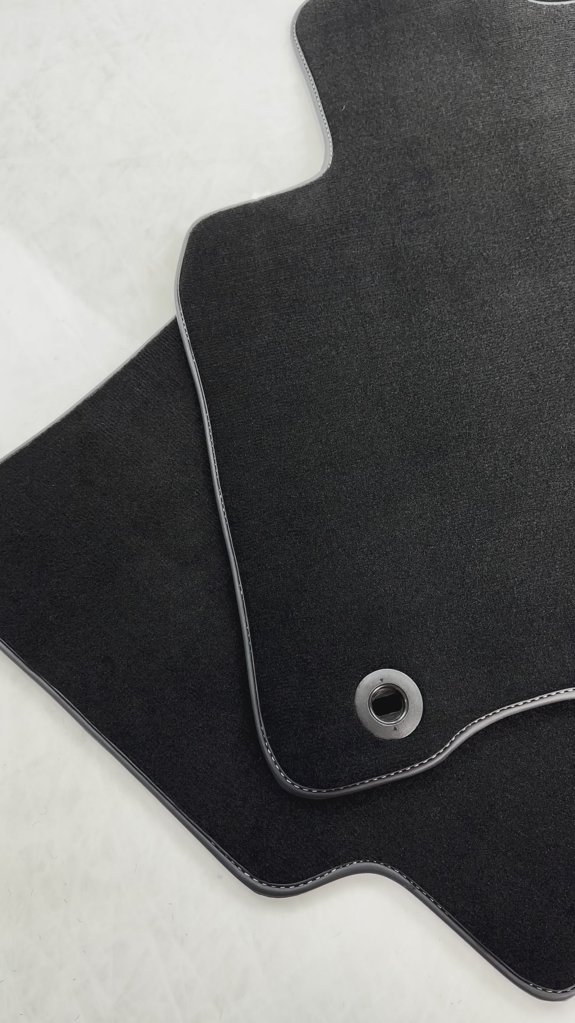 Czarne maty samochodowe do Hondy CR-V (2002-2006) - AutoWin