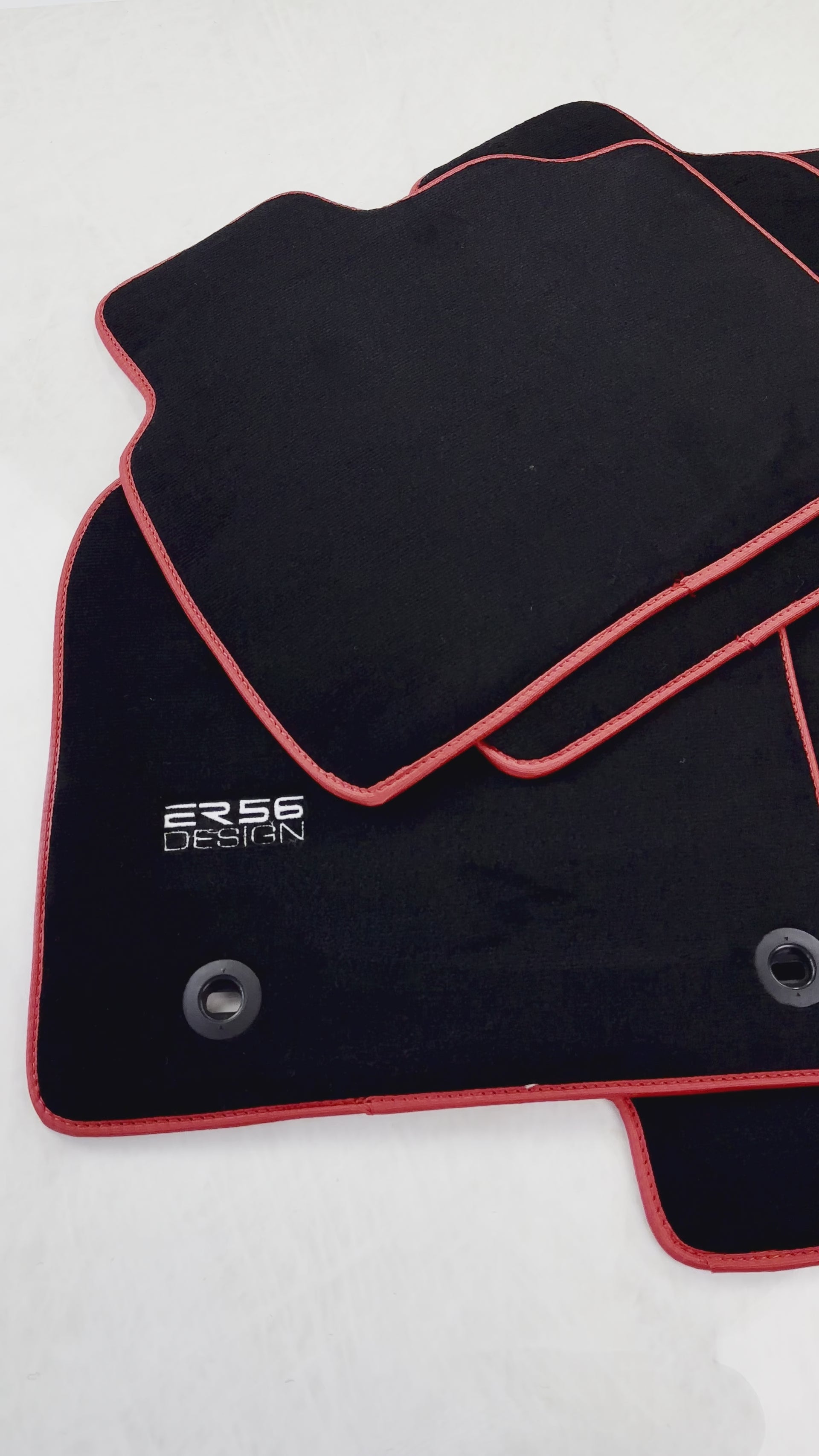 Czarne dywaniki samochodowe do Toyoty Camry (2017-2023) projekt ER56 - ER56 Design