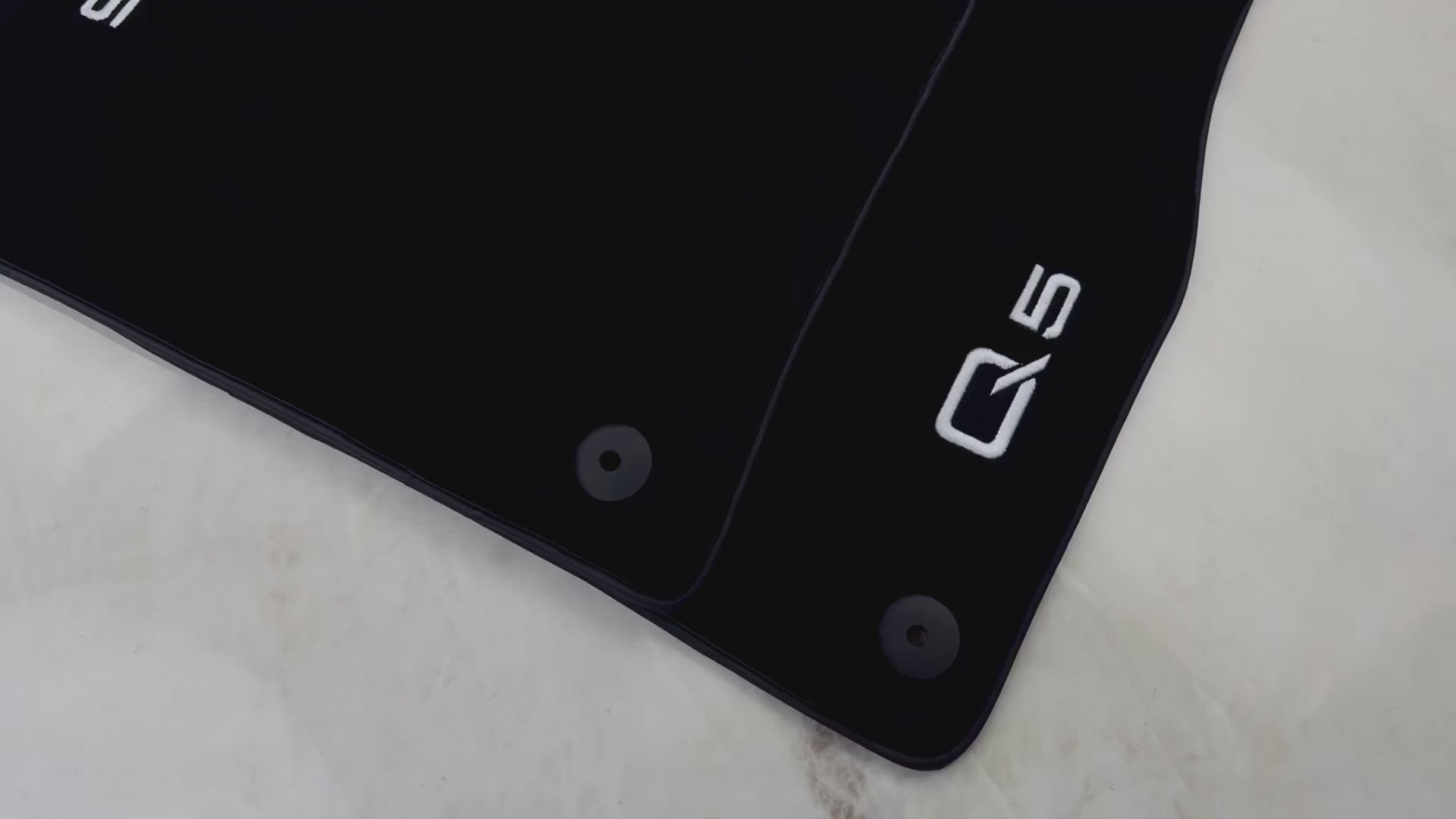 Black Floor Mats for Audi Q5 8R (2008-2017) - AutoWin.EU