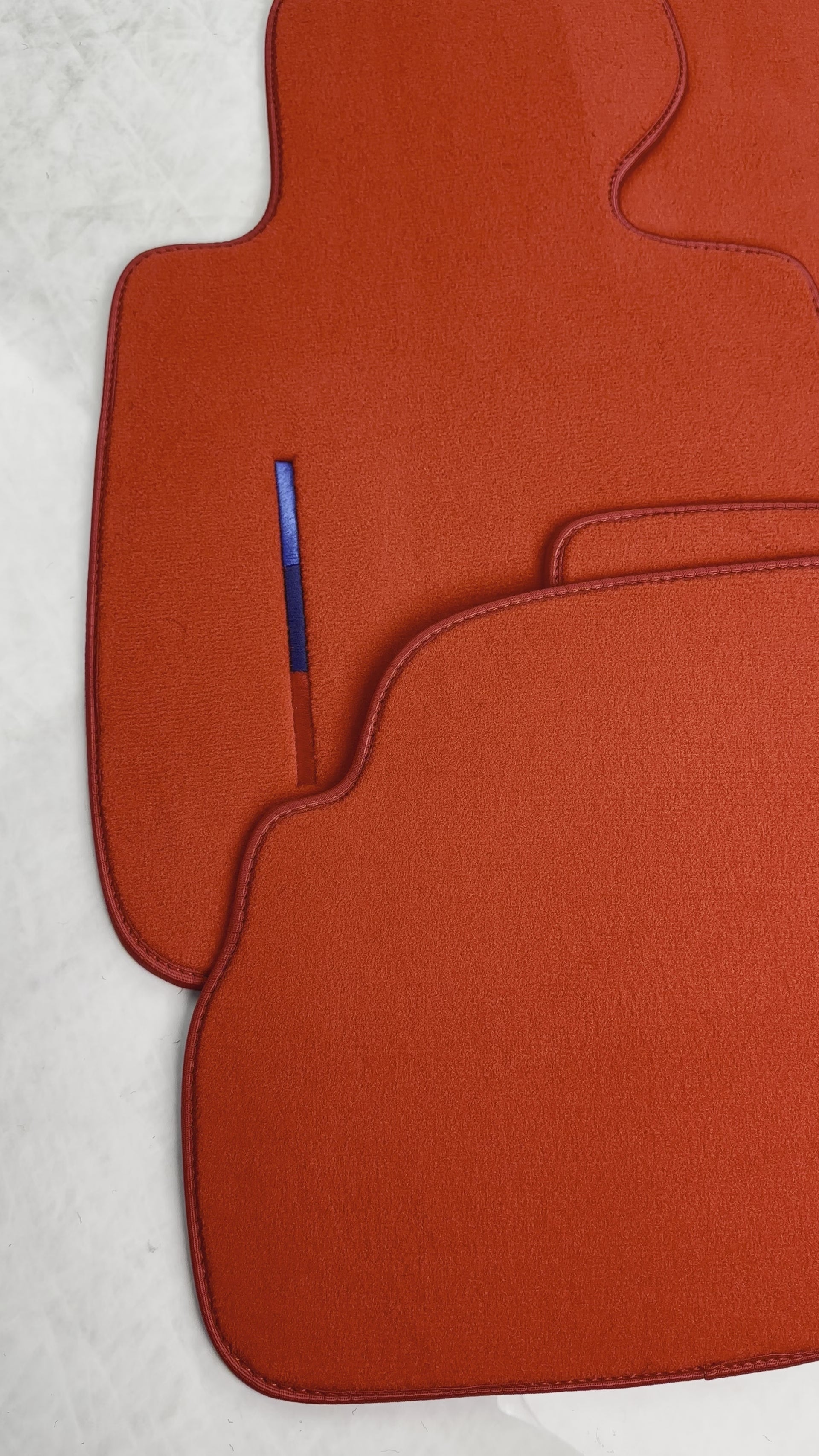 Czerwone dywaniki do BMW M3 E92 z pakietem M - AutoWin.EU