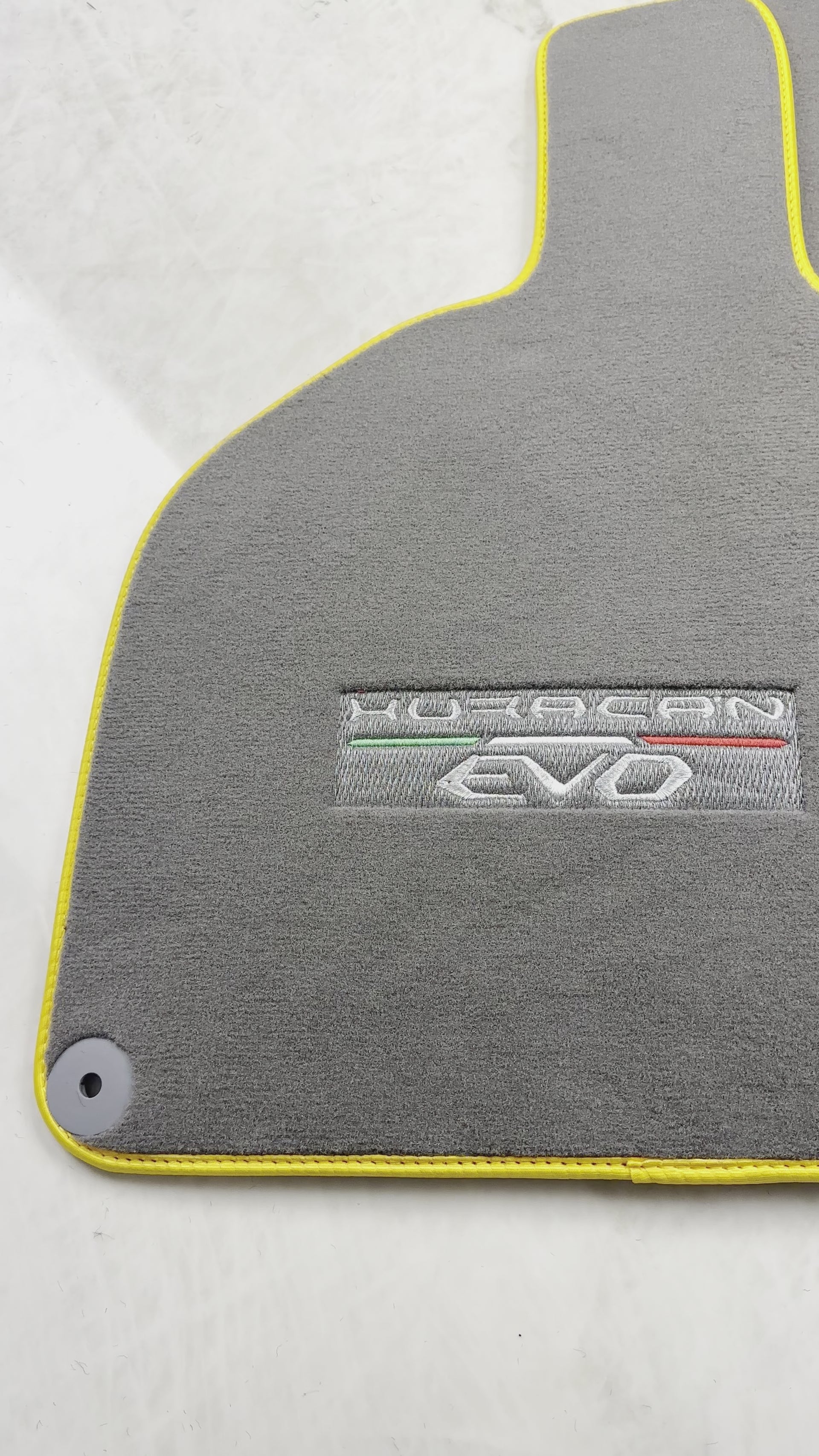 Gray Floor Mats for Lamborghini Huracan EVO (2019-2024) with Yellow Trim - AutoWin.EU