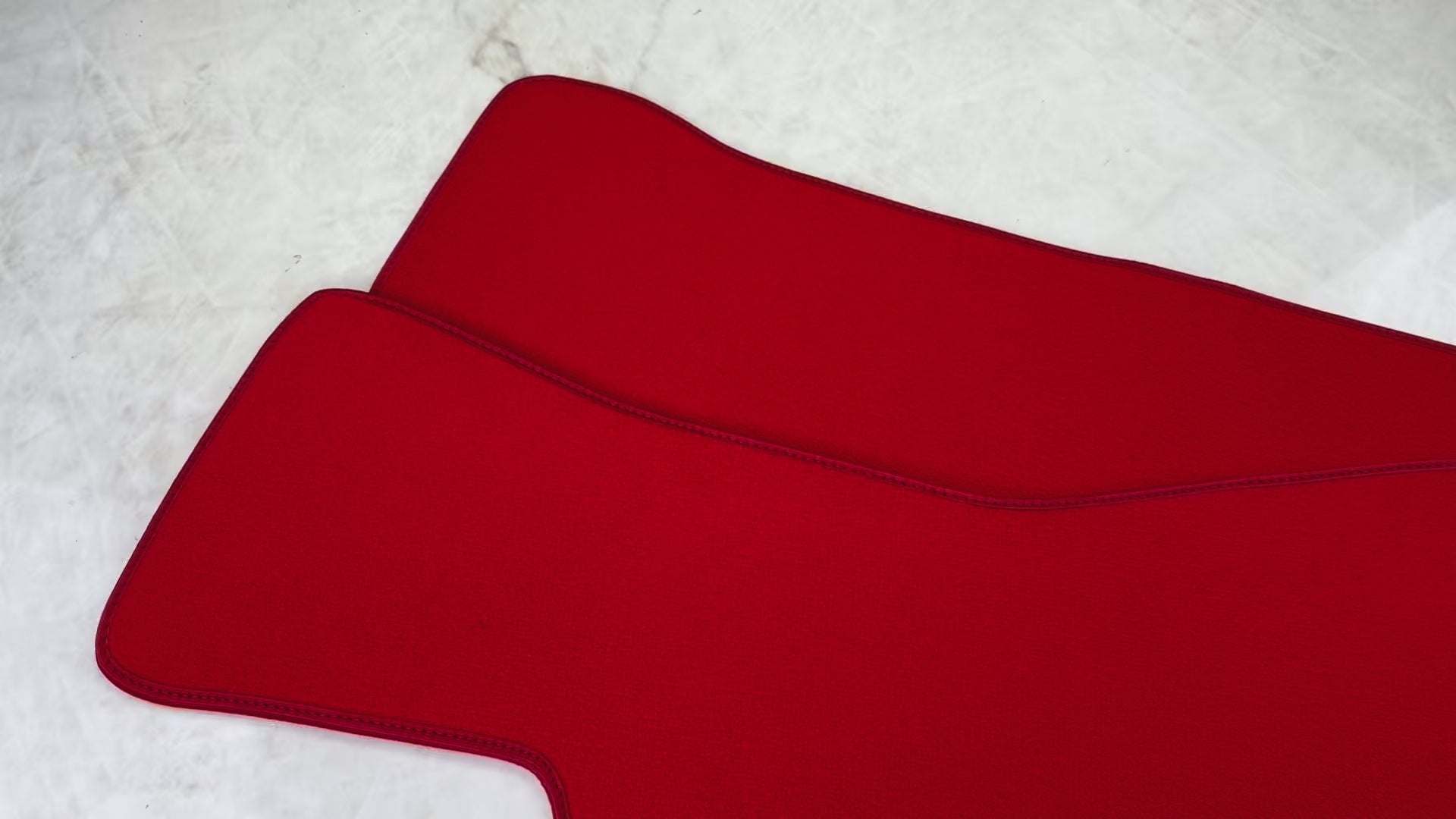 Czerwone dywaniki samochodowe do Chevroleta Corvette C4 (1984-1996) - AutoWin