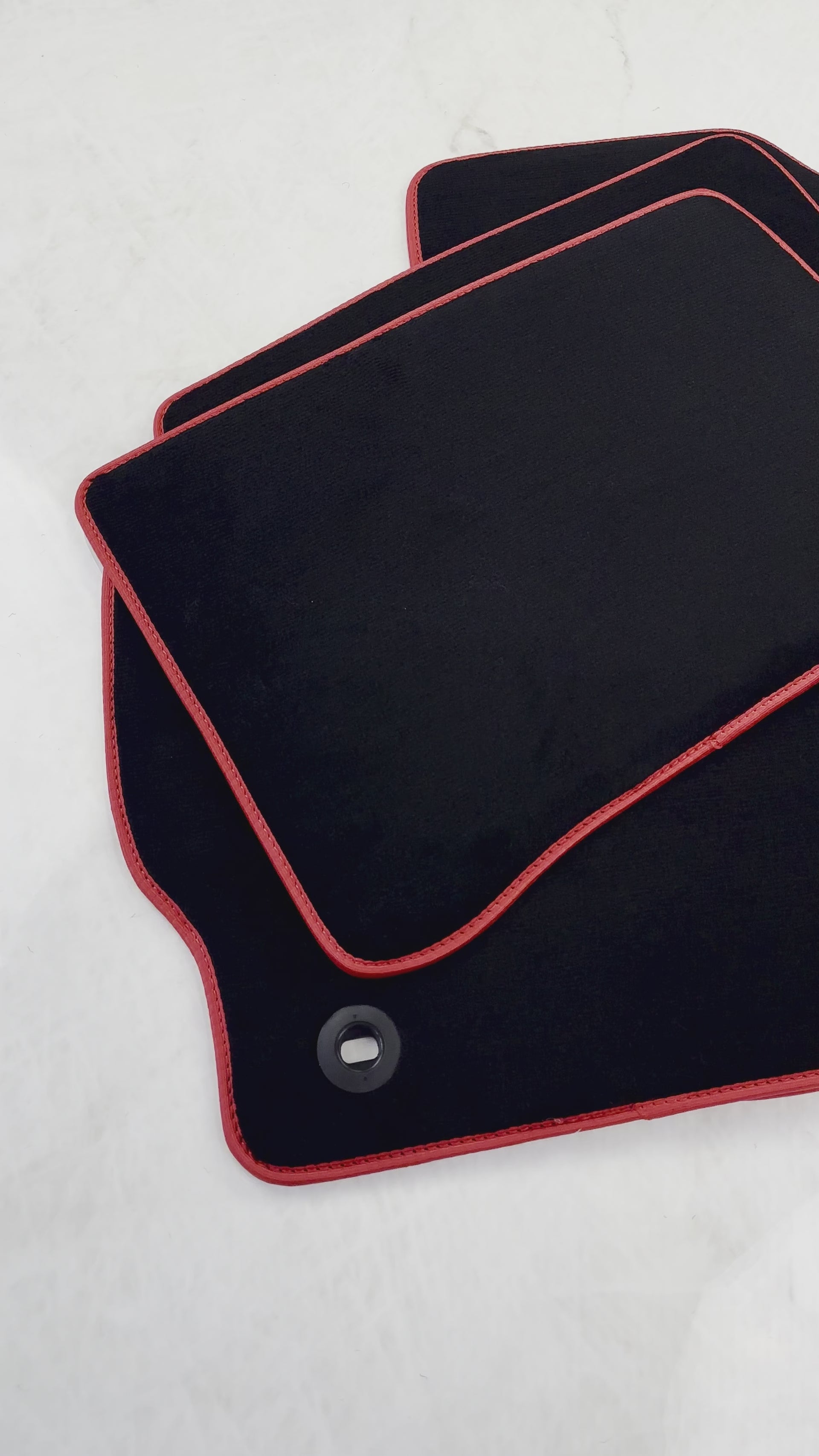 Czarne dywaniki samochodowe do Toyota Prius (2012-2016) - AutoWin