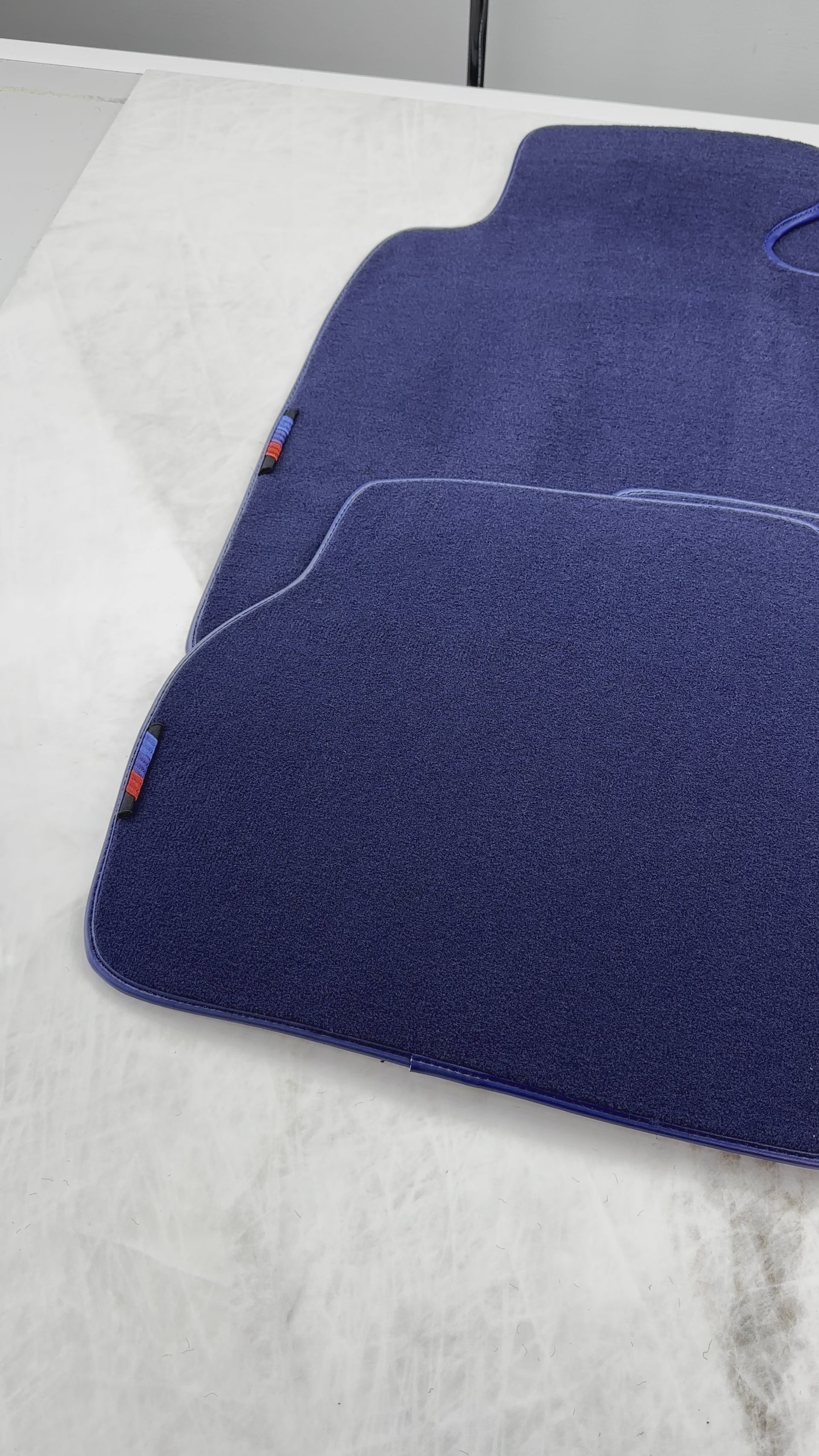 Niebieskie Wyłożenia Podłogowe do BMW Serii 5 E39 Sedan (1996-2003) - AutoWin