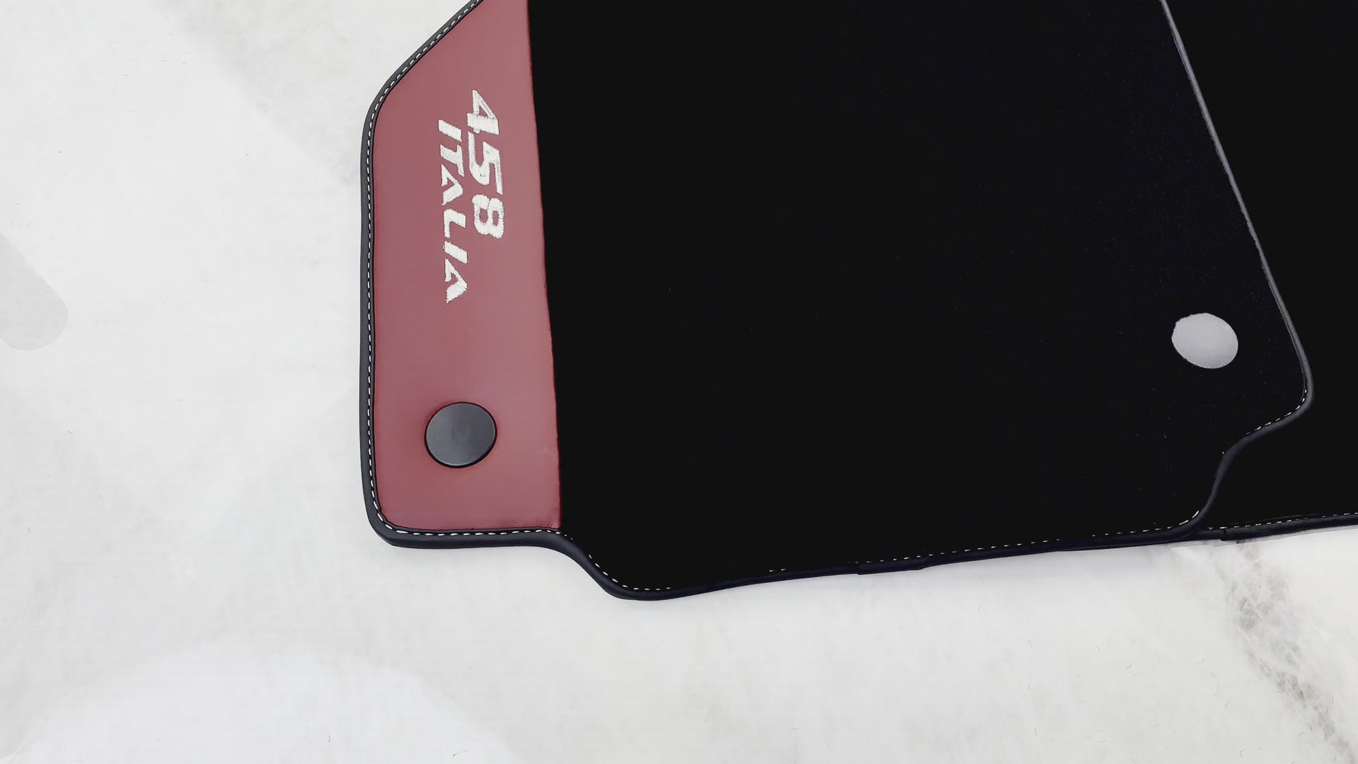 Czarne dywaniki samochodowe do Ferrari 458 Italia (2009-2015) ze skóry Nappa Bordeaux - AutoWin