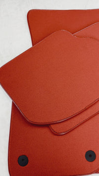 Czerwone dywaniki samochodowe dla Bentley Continental GT (2018–2023)