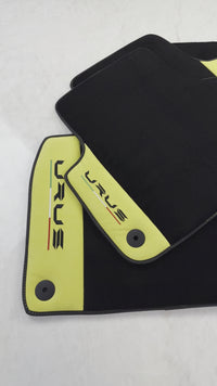 Czarne maty samochodowe do Lamborghini Urus z żółtą skórą Alcantara