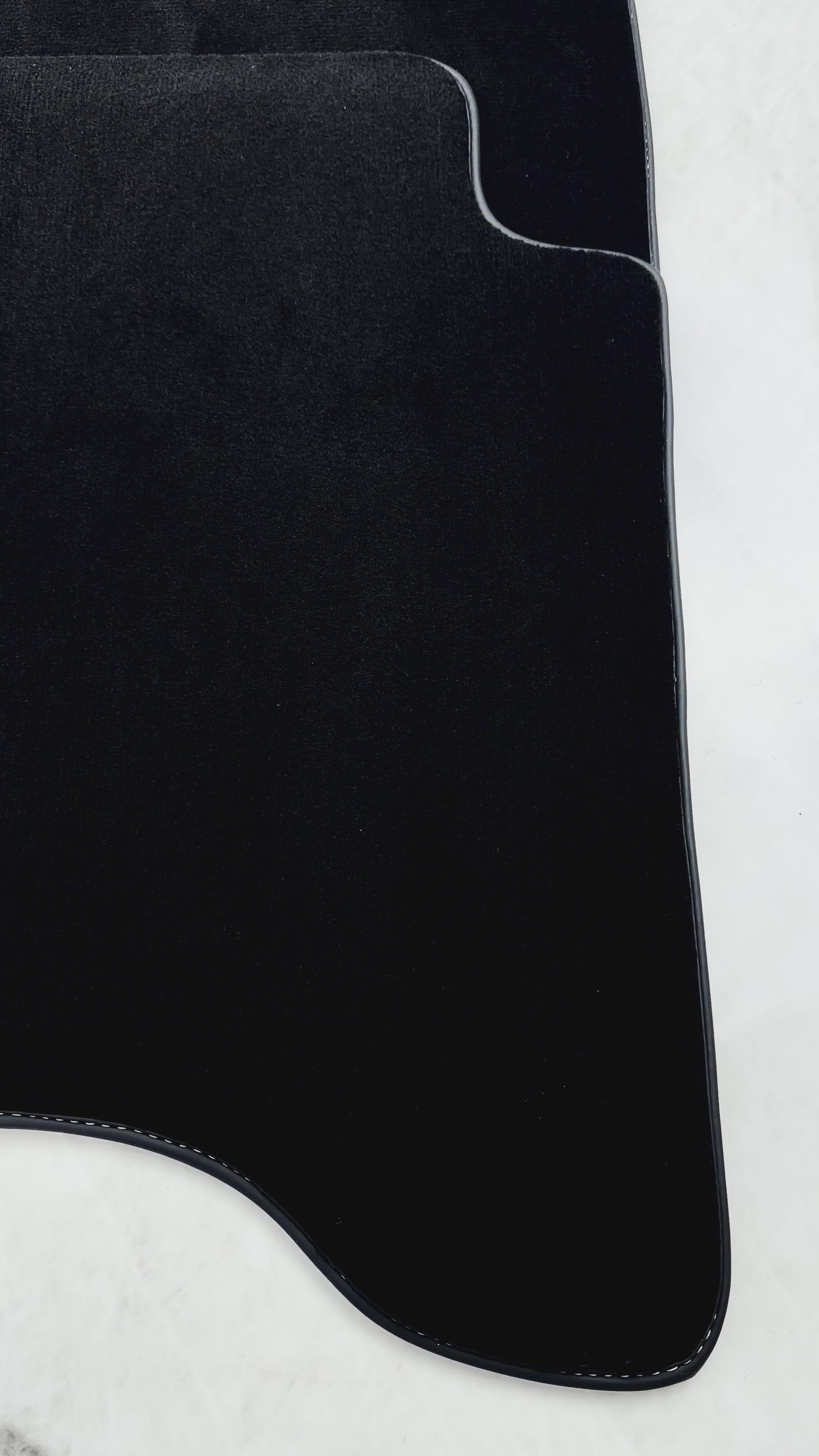 Czarne dywaniki samochodowe do Toyota Land Cruiser 90 (1997-2003) - AutoWin