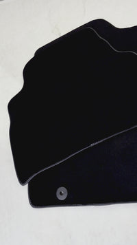 Czarne dywaniki samochodowe do Forda C-Max (2003-2010)