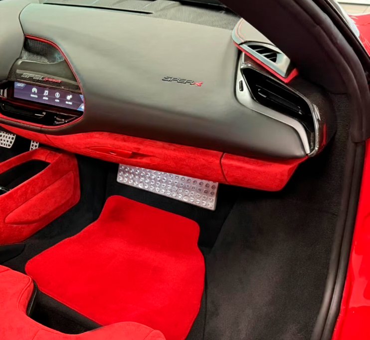 Czerwone dywaniki skórzane dla Ferrari Portofino (2018-2023)