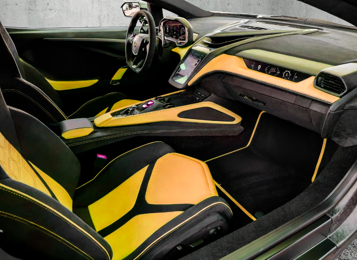 Personalizowane czarne dywaniki samochodowe do Lamborghini Urus z żółtym wykończeniem