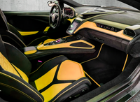 Personalizowane czarne dywaniki samochodowe do Lamborghini Urus z żółtym wykończeniem
