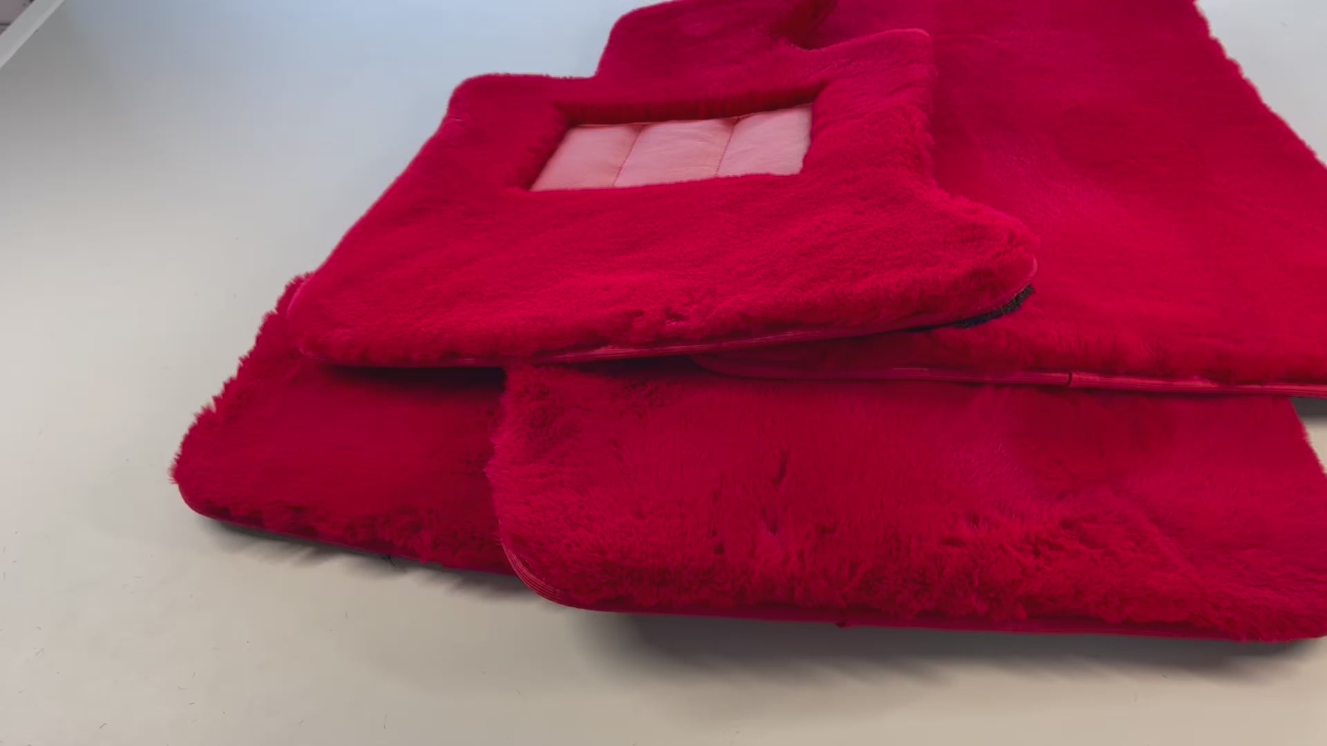 Czerwone dywaniki ze skóry owczej do Rolls Royce Shadow 1965-1977 Design ER56 - ER56 Design