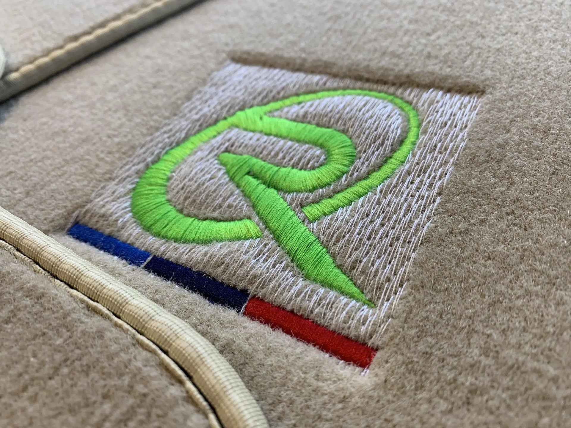 Beige Floor Mats For BMW i3 Series I01 ROVBUT Brand Tailored Set Perfect Fit Green SNIP Collection - AutoWin