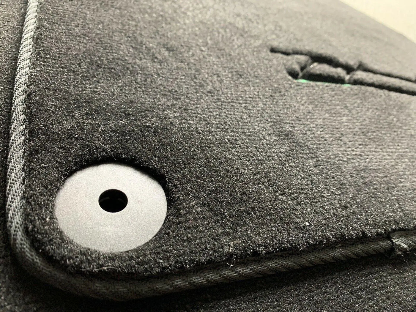 Floor Mats for Lamborghini Huracan With Italian Flag and Perfomante Logo - AutoWin