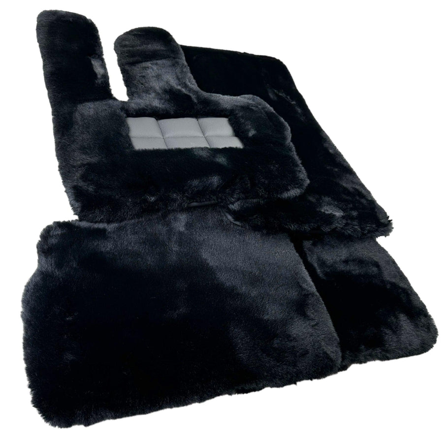 Black Sheepskin Floor Mats For Mercedes Benz E-Class W124 Sedan (1985-1995) | ER56 Design - AutoWin
